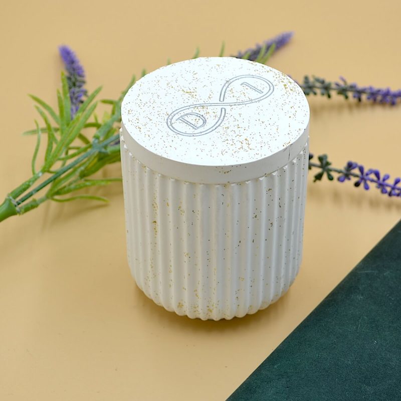 lumanare parfumata personalizata text logo capac ceramic alb2